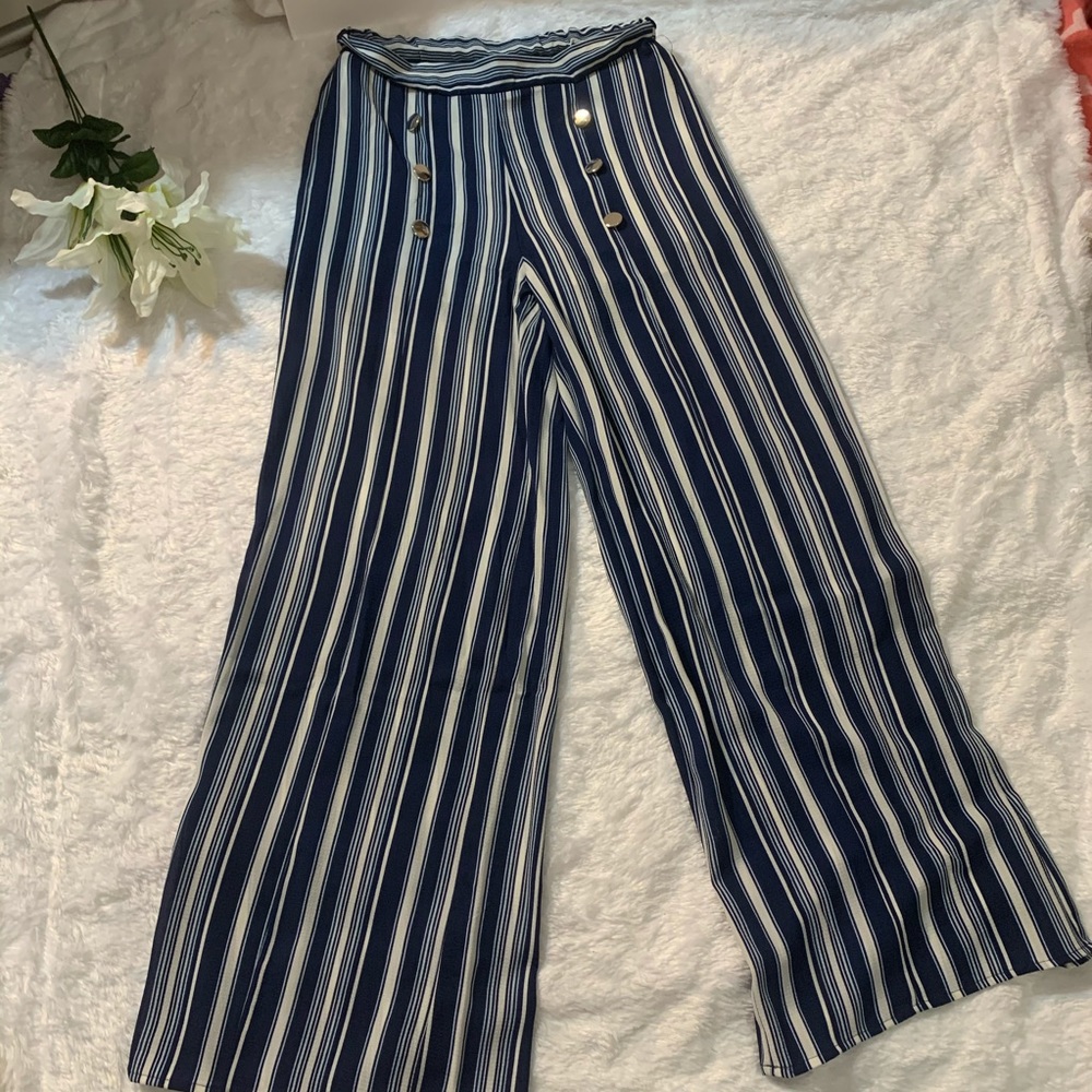 Wide legs stripped navy blue and white pants size M